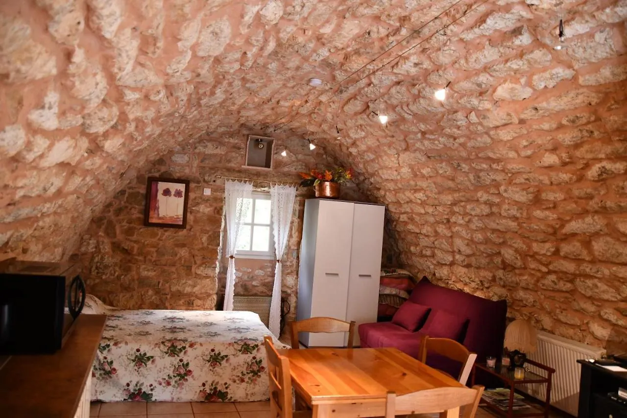 Gîte Domaine du Théron Mostuéjouls Hébergement de vacances