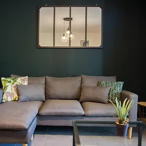 Appartement Le Jardin Séquoia - Terrasse - Parking - Arrivée Autonome, LʼUnion